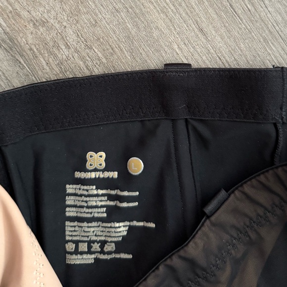 Honeylove Large Black Runway The SuperPower Shorts NWT Large - Picture 5 of 5